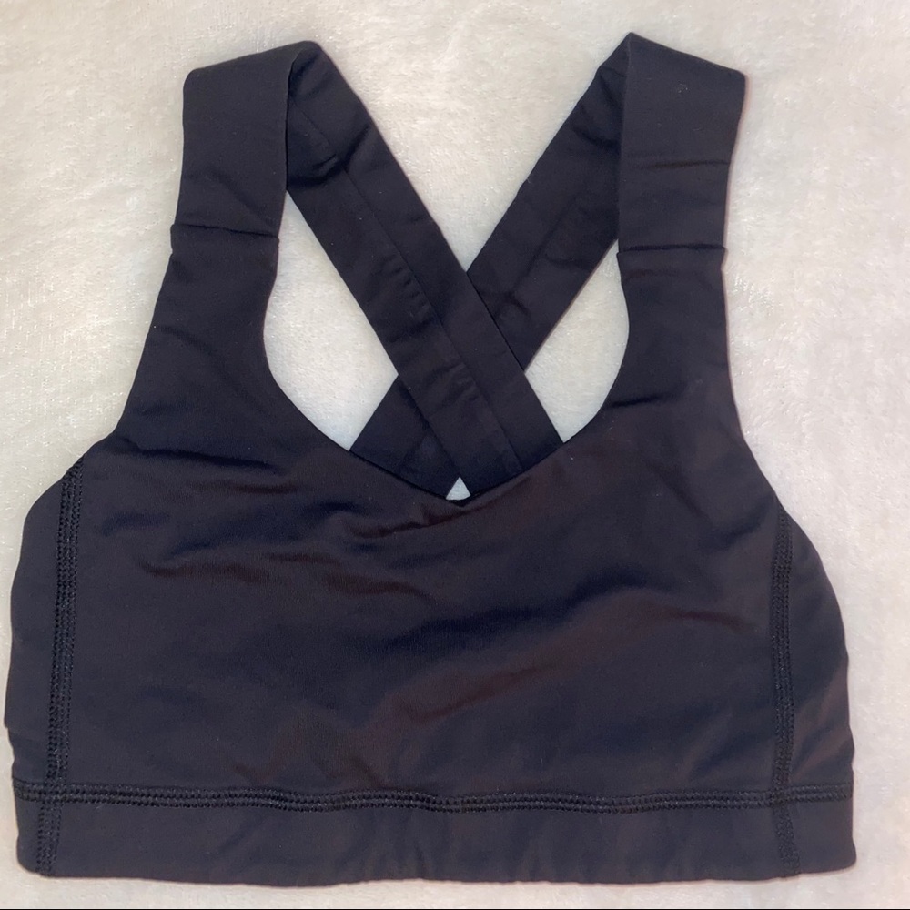 Black lululemon sports bra